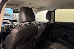 valkoinen Ford Kuga 2014 kuva 14.