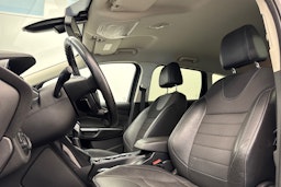 valkoinen Ford Kuga 2014 kuva 15.