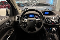 valkoinen Ford Kuga 2014 kuva 18.