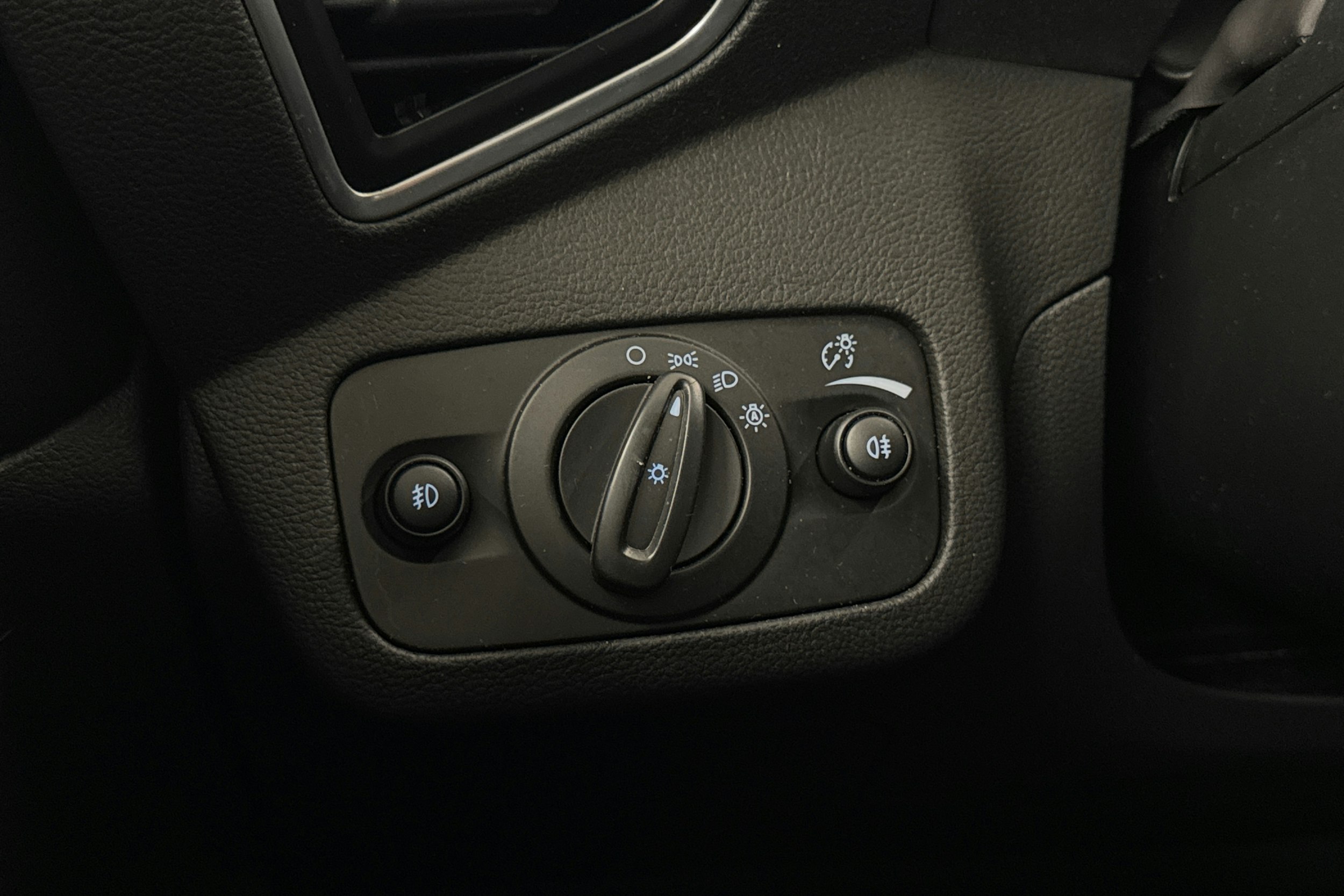 valkoinen Ford Kuga 2014 kuva 20.