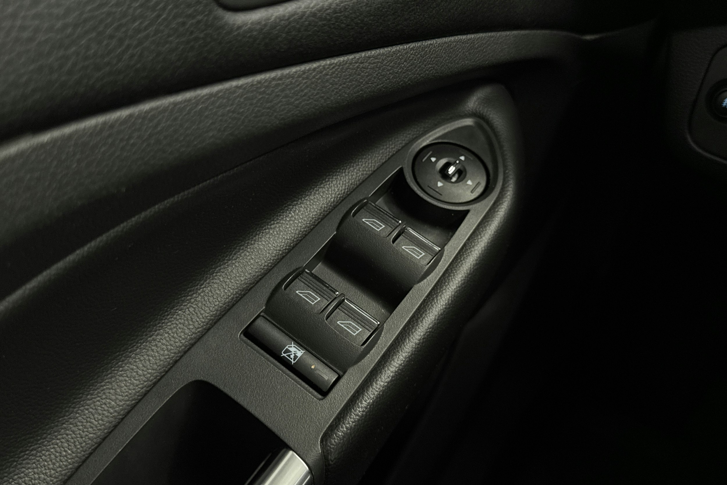 valkoinen Ford Kuga 2014 kuva 21.