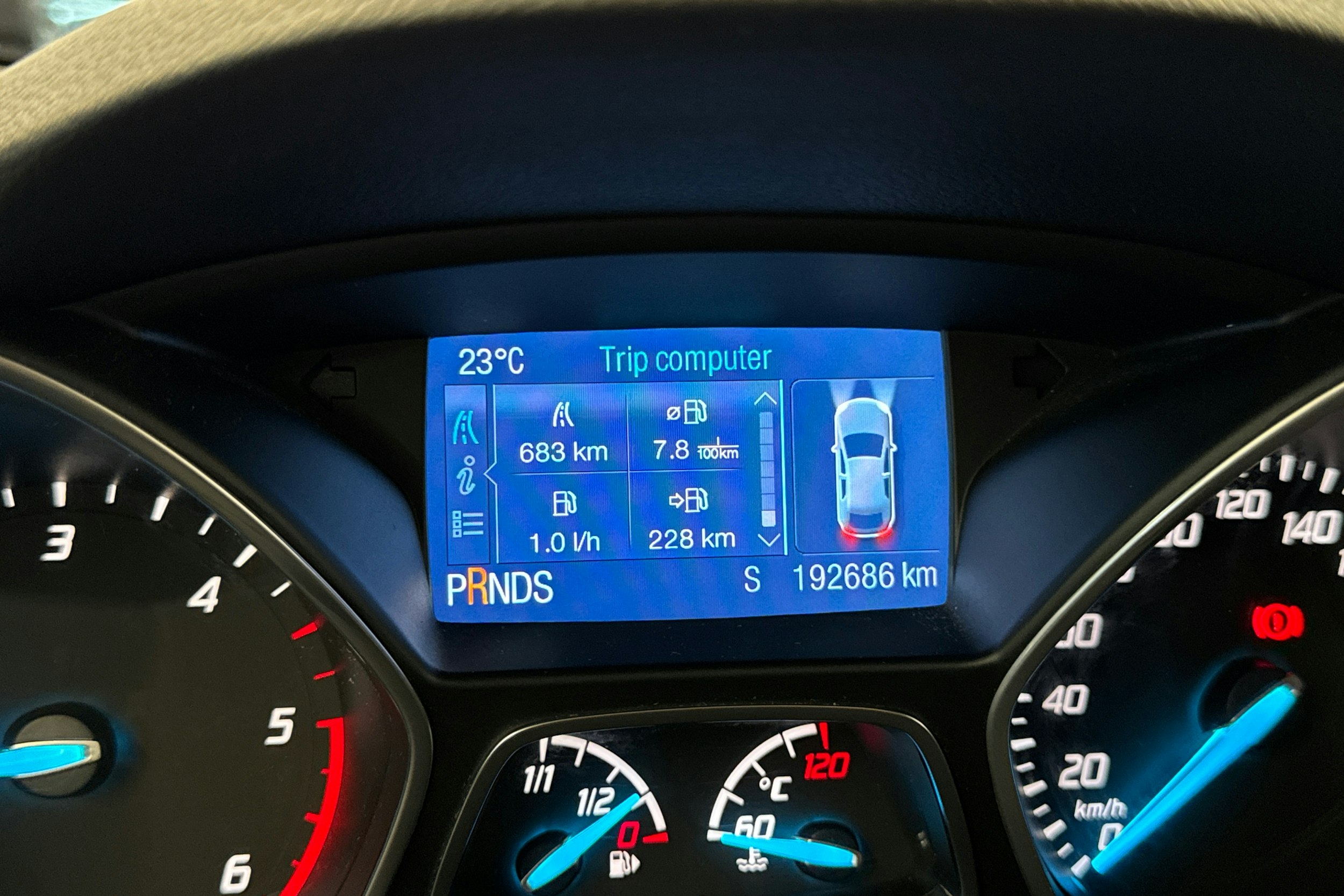 valkoinen Ford Kuga 2014 kuva 28.