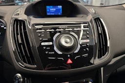 valkoinen Ford Kuga 2014 kuva 29.