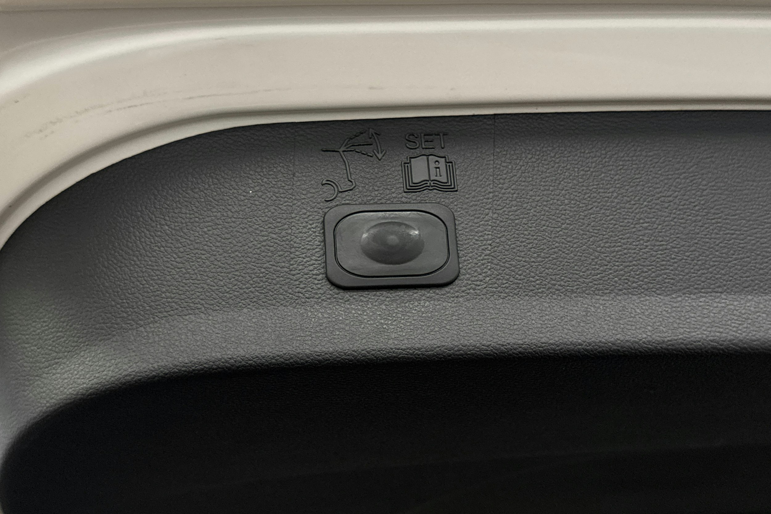valkoinen Ford Kuga 2014 kuva 31.
