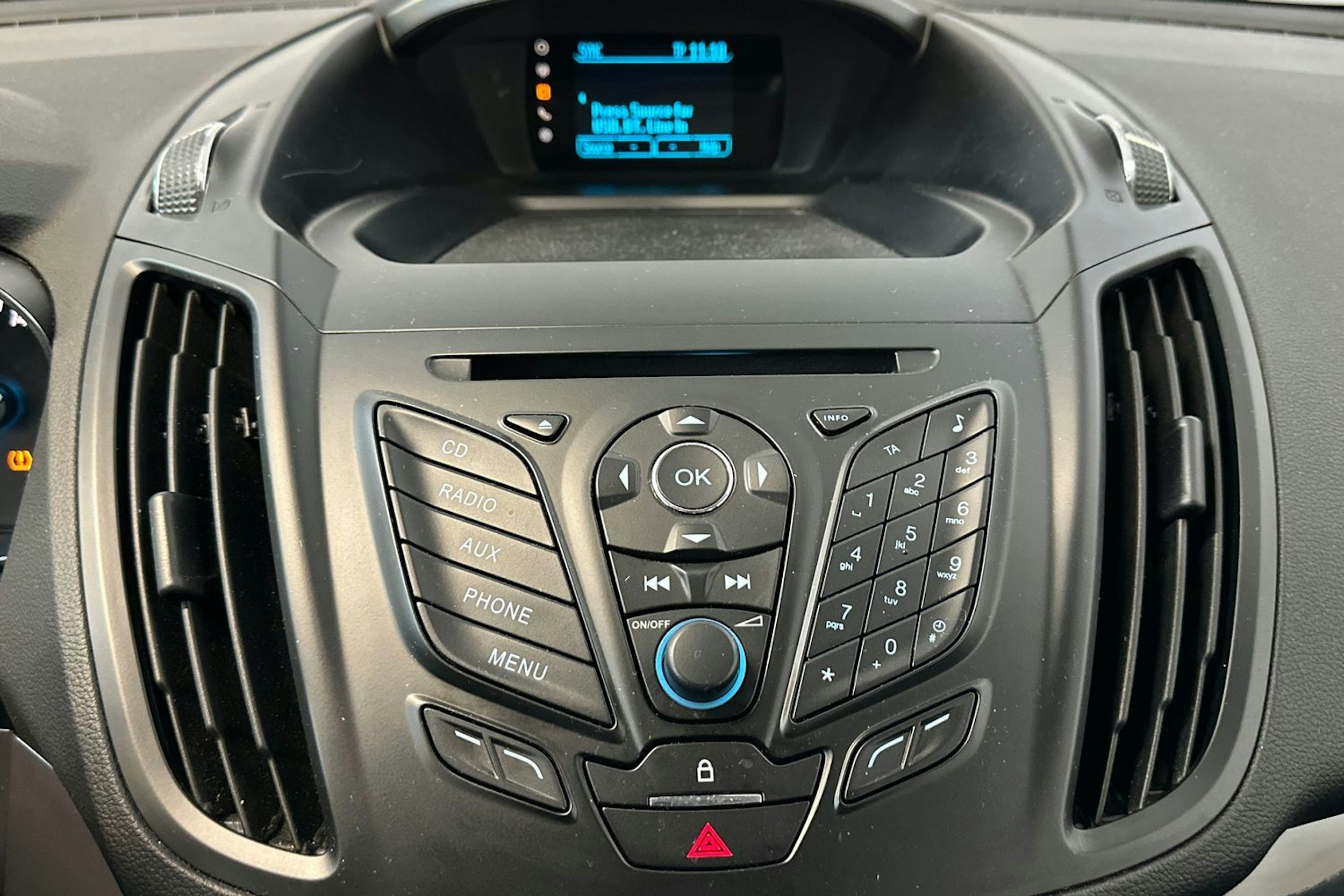 Vihreä Ford Kuga 2014 kuva 19.