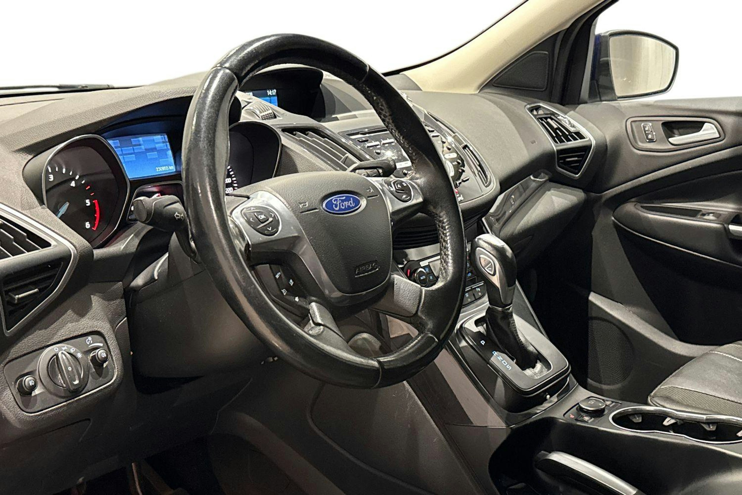 sininen Ford Kuga 2014 kuva 7.
