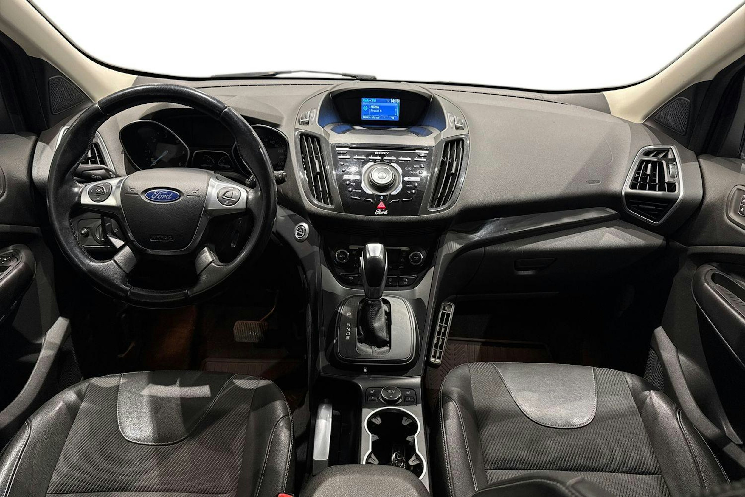 sininen Ford Kuga 2014 kuva 9.