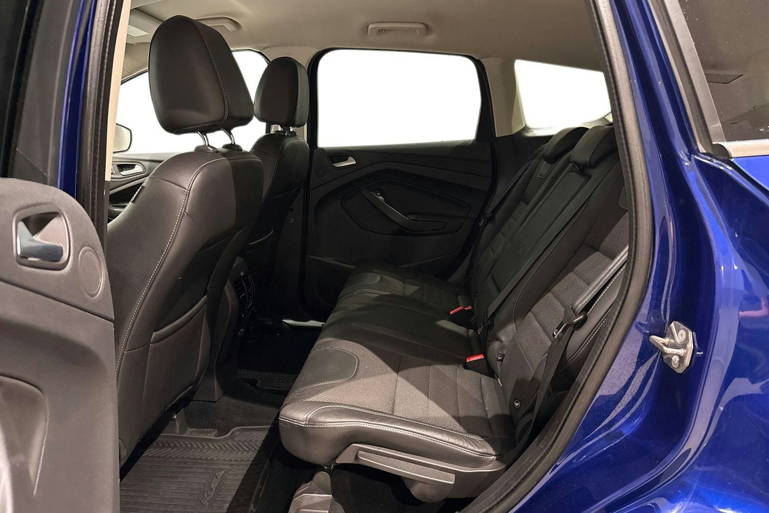 sininen Ford Kuga 2014 kuva 10.