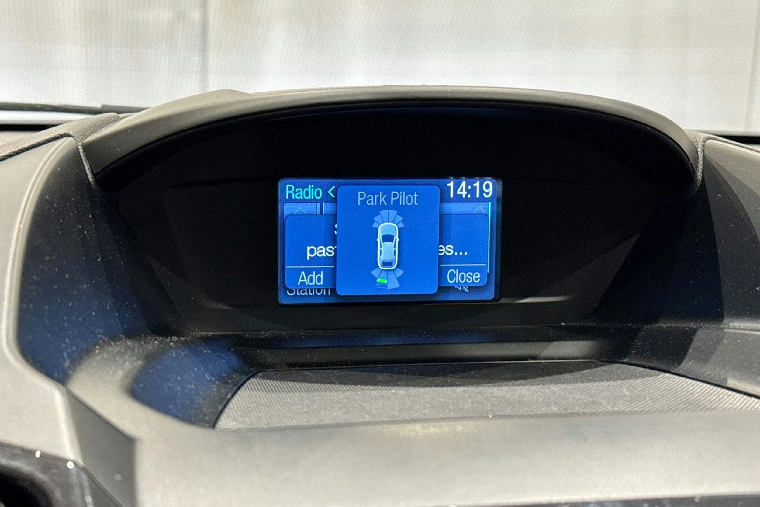 sininen Ford Kuga 2014 kuva 19.