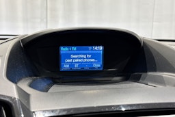 sininen Ford Kuga 2014 kuva 20.