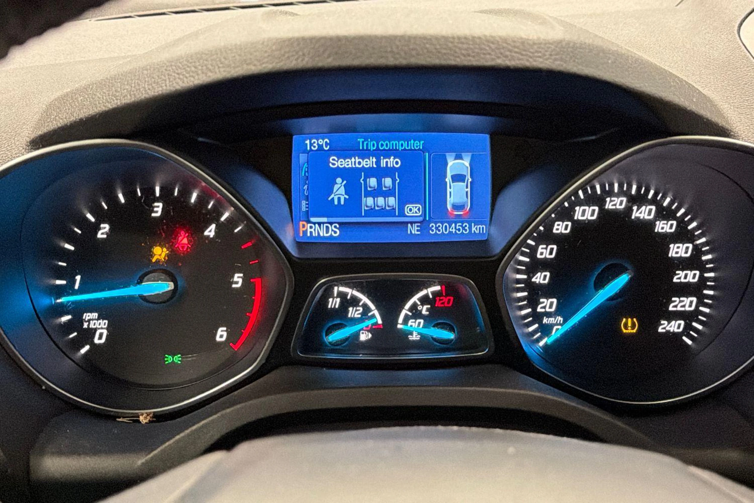 musta Ford Kuga 2014 kuva 8.