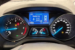 musta Ford Kuga 2014 kuva 8.