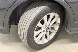 musta Ford Kuga 2014 kuva 11.