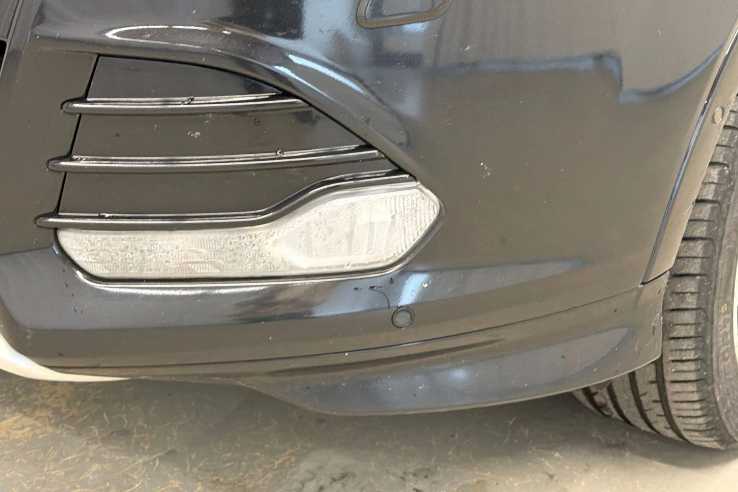 musta Ford Kuga 2014 kuva 12.