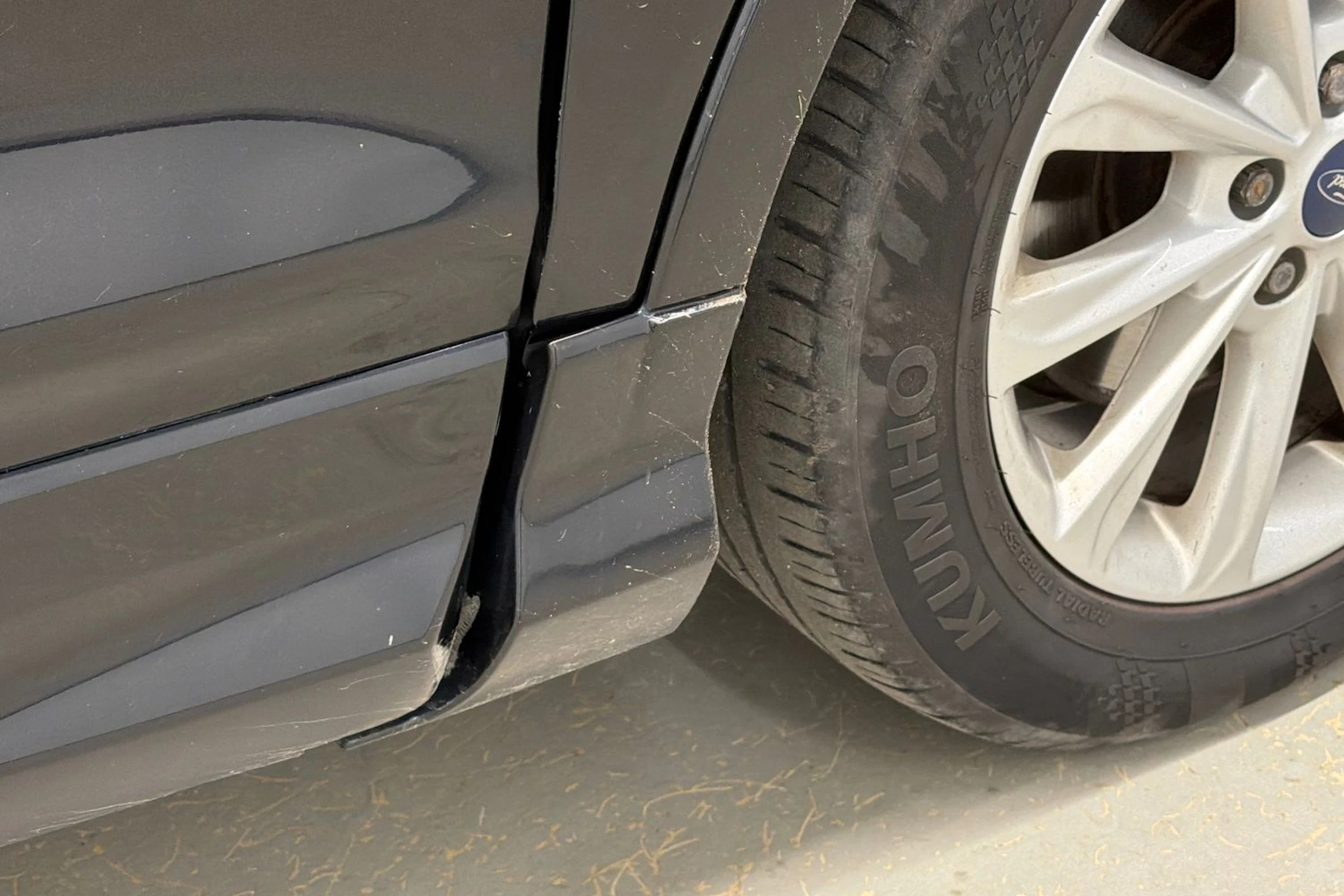 musta Ford Kuga 2014 kuva 21.