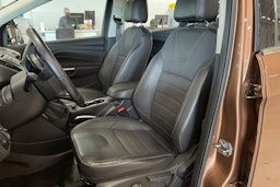 ruskea (beige) Ford Kuga 2014 kuva 14.