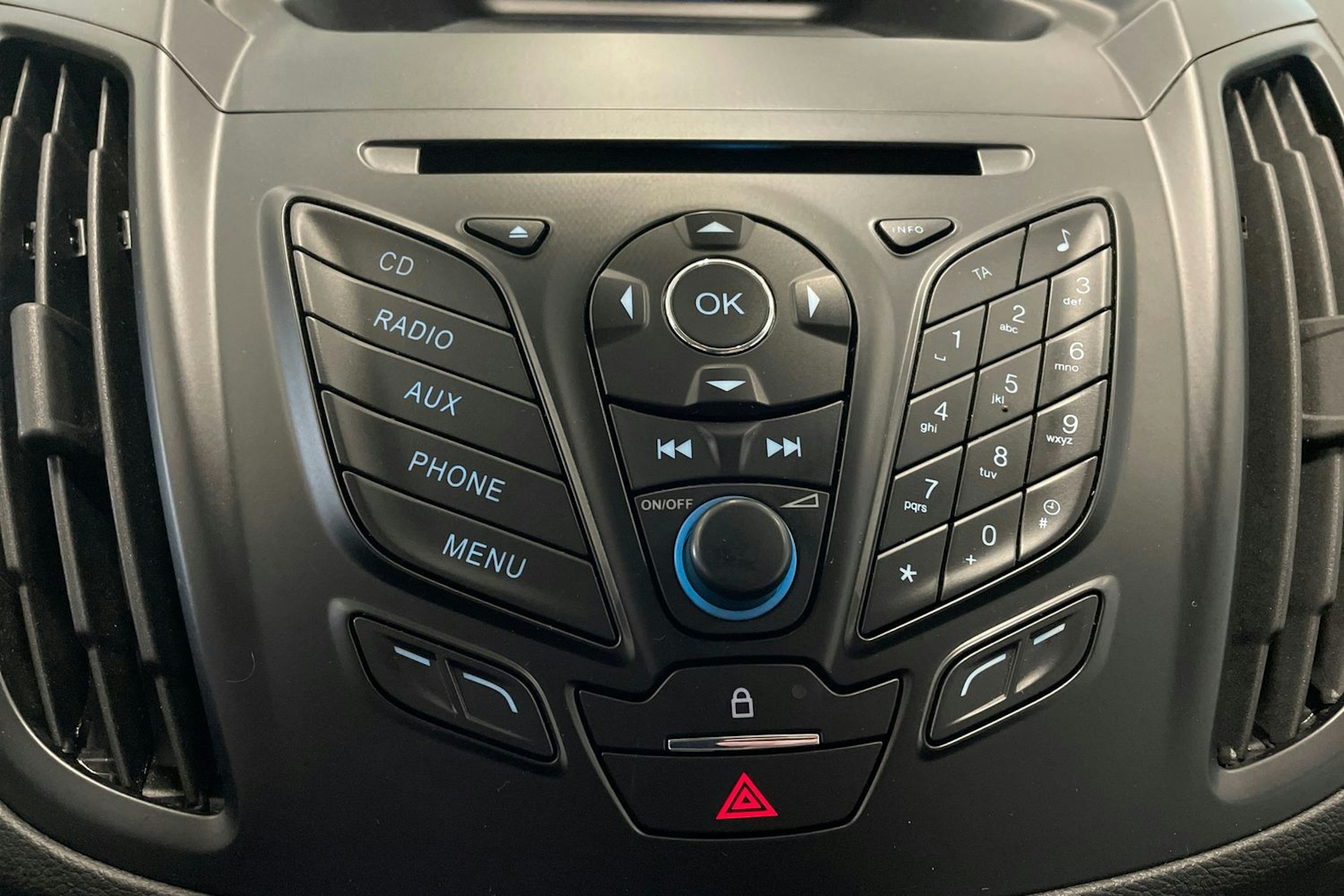 ruskea (beige) Ford Kuga 2014 kuva 22.
