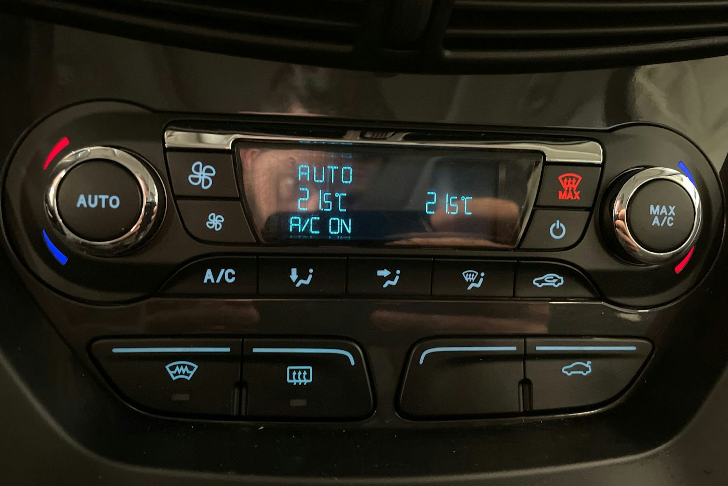 ruskea (beige) Ford Kuga 2014 kuva 23.