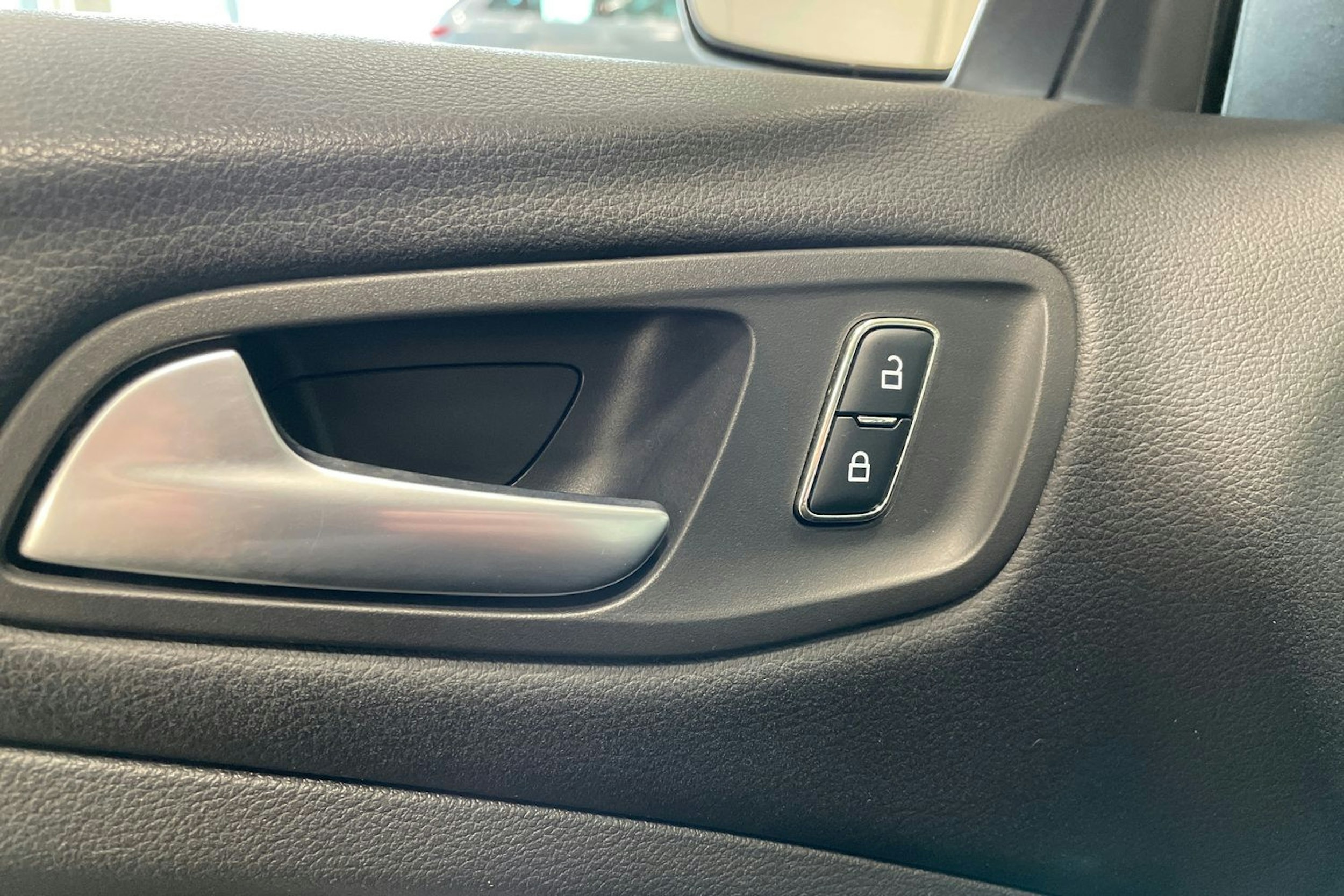 ruskea (beige) Ford Kuga 2014 kuva 27.