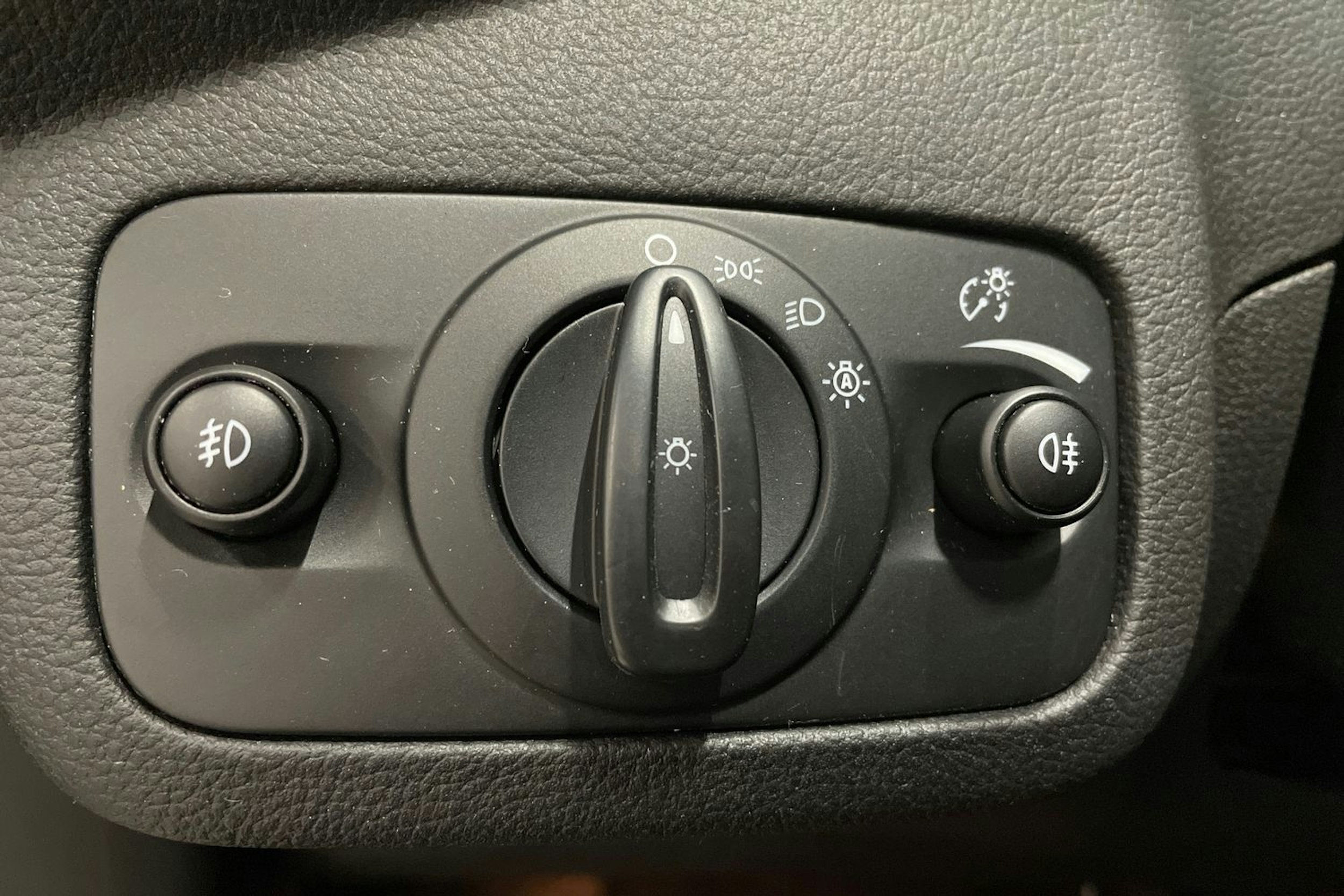 ruskea (beige) Ford Kuga 2014 kuva 29.