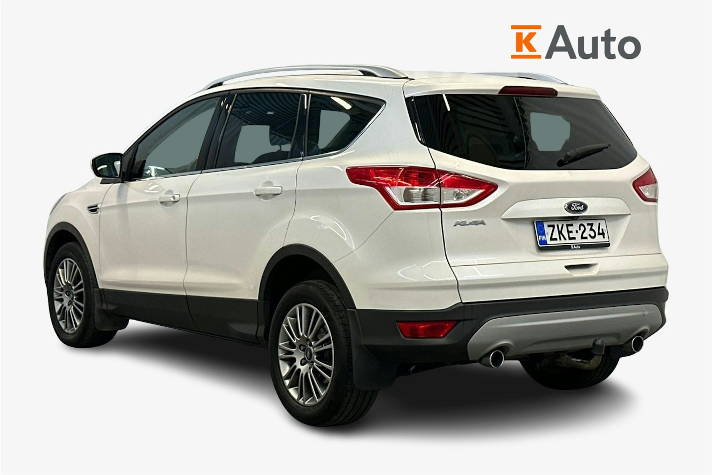 Valkoinen Ford Kuga 2014 kuva 2.