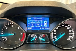 Valkoinen Ford Kuga 2014 kuva 21.
