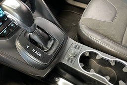 Valkoinen Ford Kuga 2014 kuva 22.