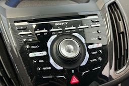 Valkoinen Ford Kuga 2014 kuva 24.
