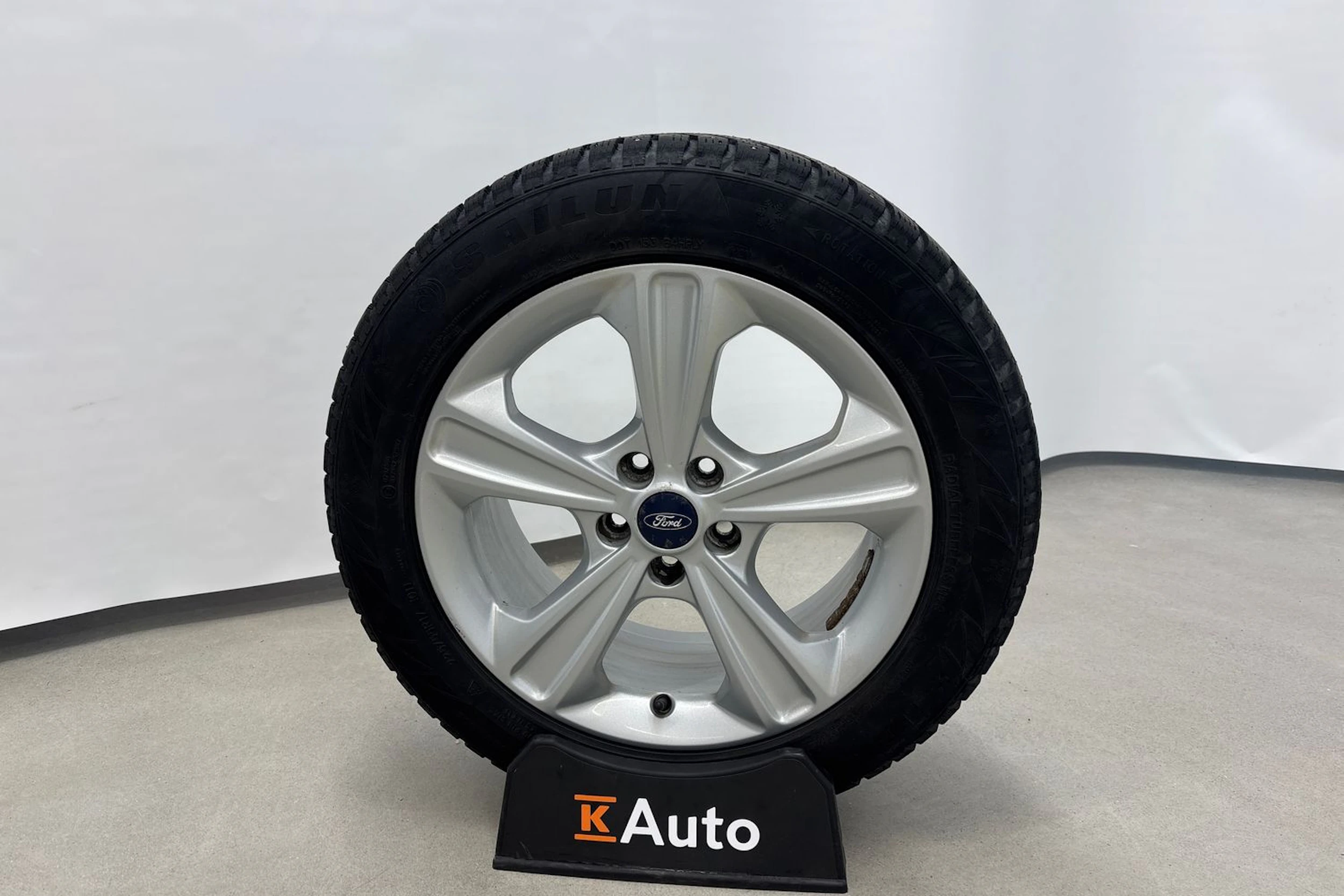 vihreä Ford Kuga 2015 kuva 13.