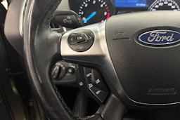 vihreä Ford Kuga 2015 kuva 15.