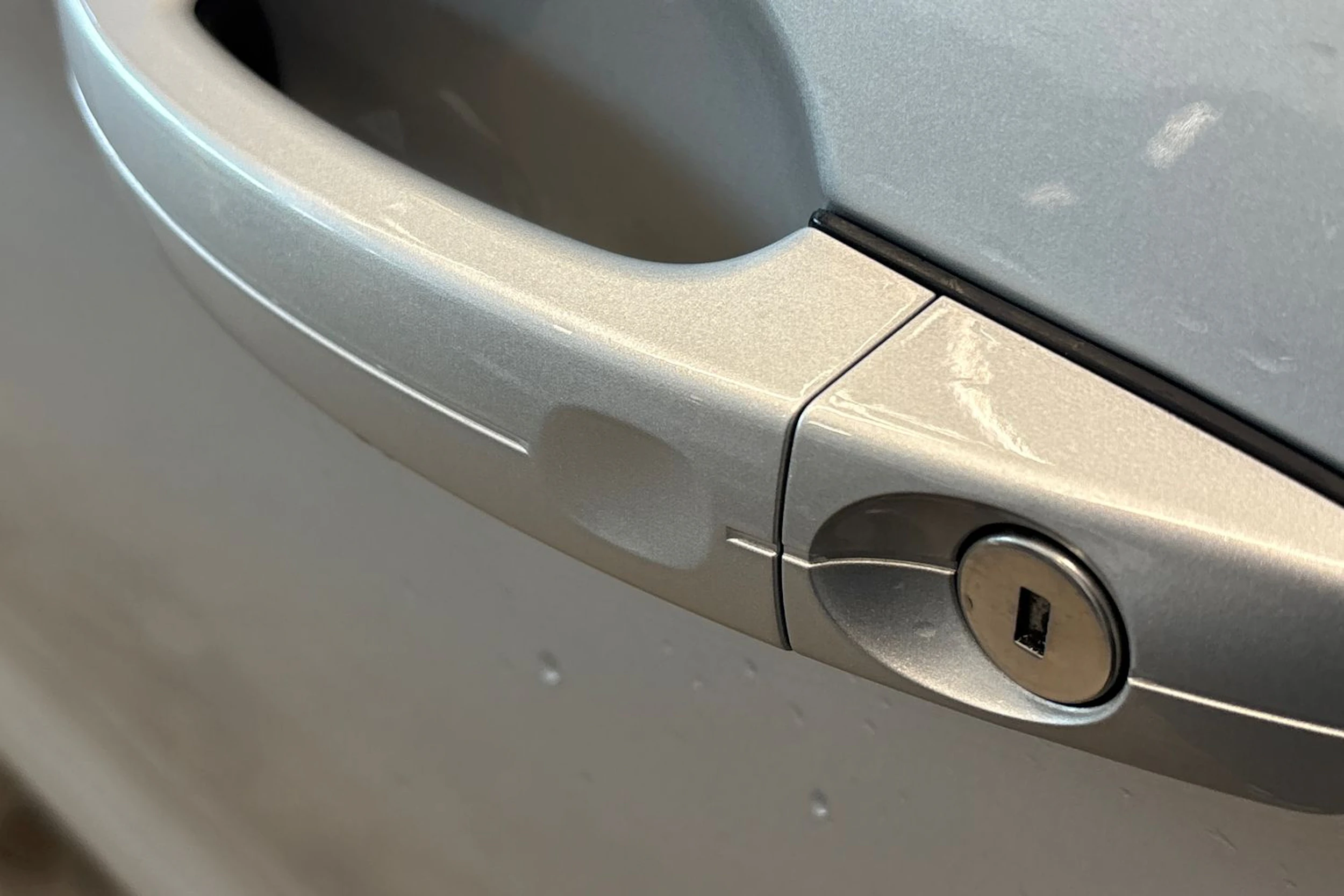 Harmaa Ford Kuga 2015 kuva 6.