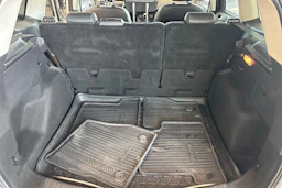 Harmaa Ford Kuga 2015 kuva 18.