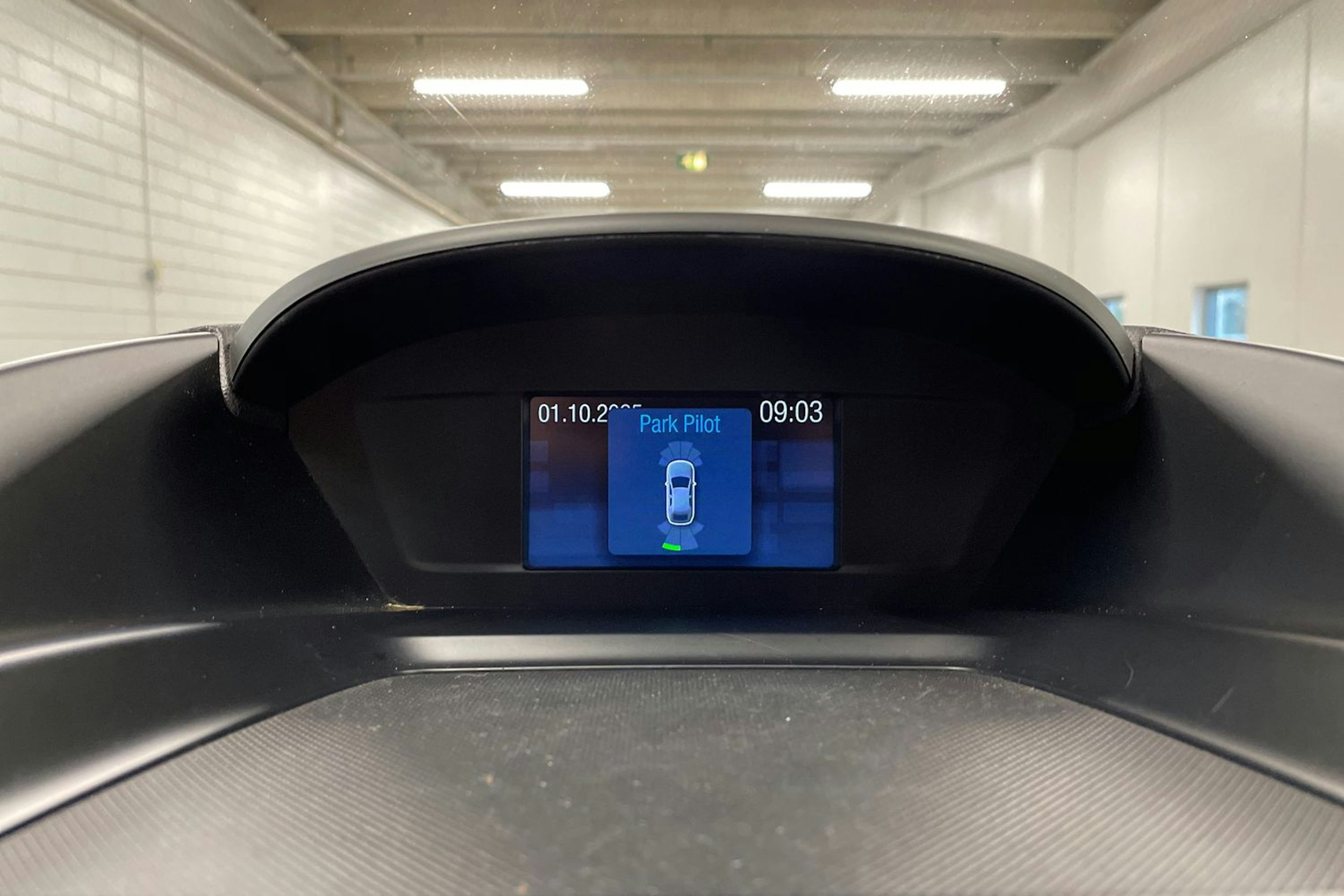 Harmaa Ford Kuga 2015 kuva 17.