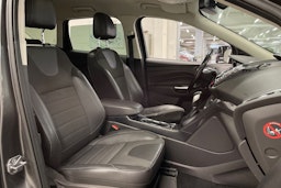 Harmaa Ford Kuga 2015 kuva 25.