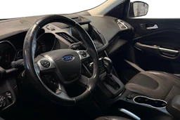 musta Ford Kuga 2016 kuva 3.