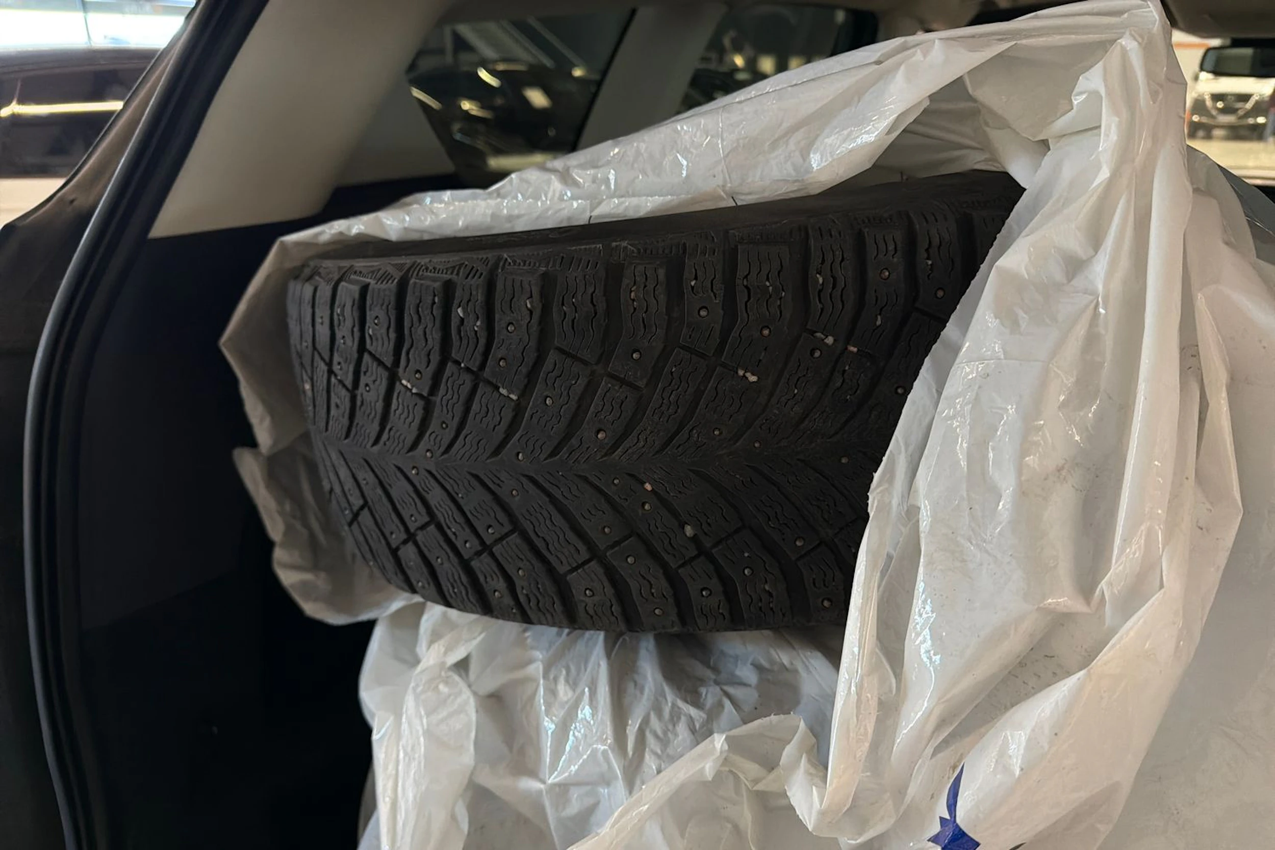 musta Ford Kuga 2016 kuva 6.