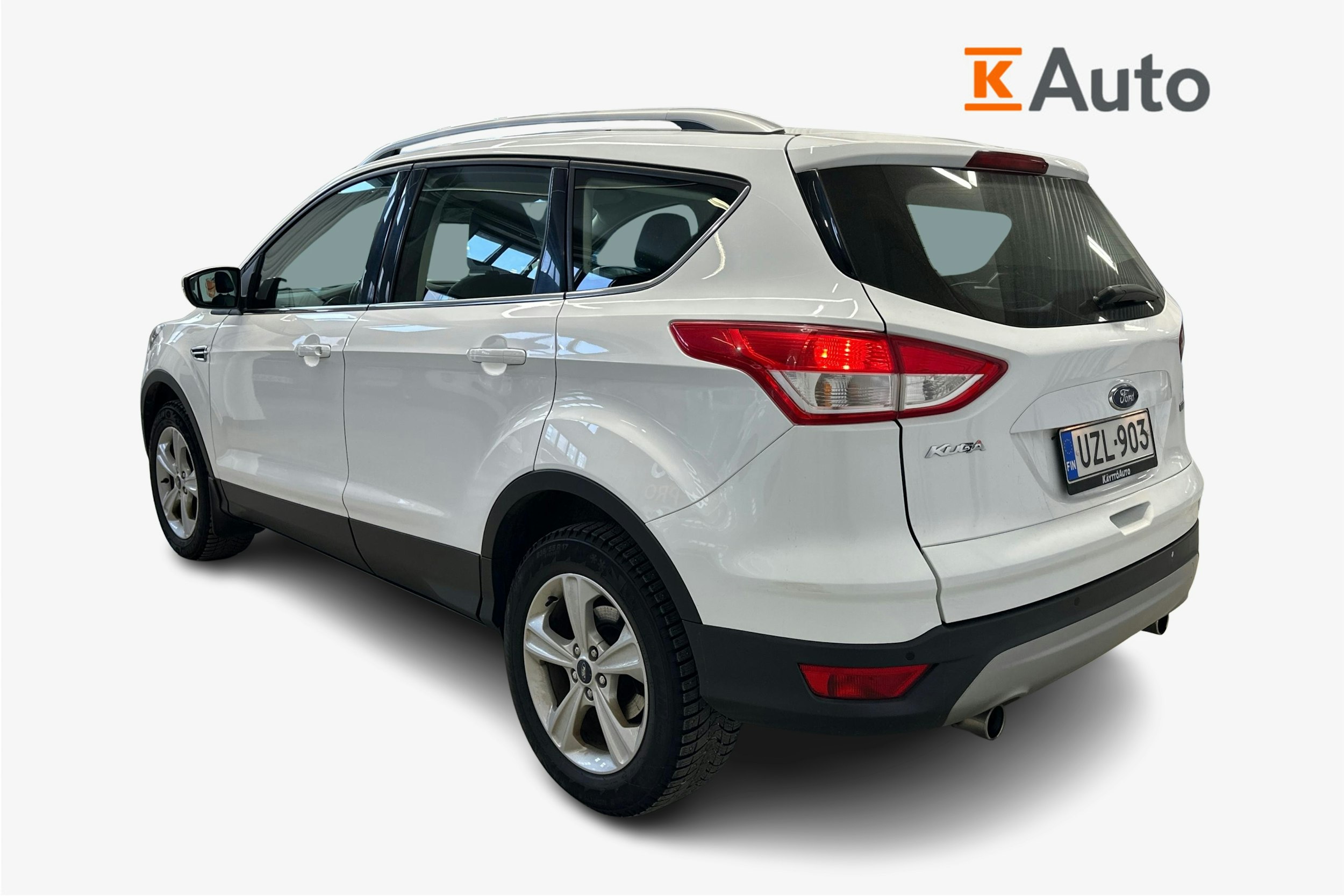 valkoinen Ford Kuga 2016 kuva 2.
