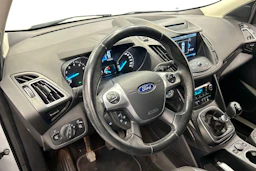 valkoinen Ford Kuga 2016 kuva 6.