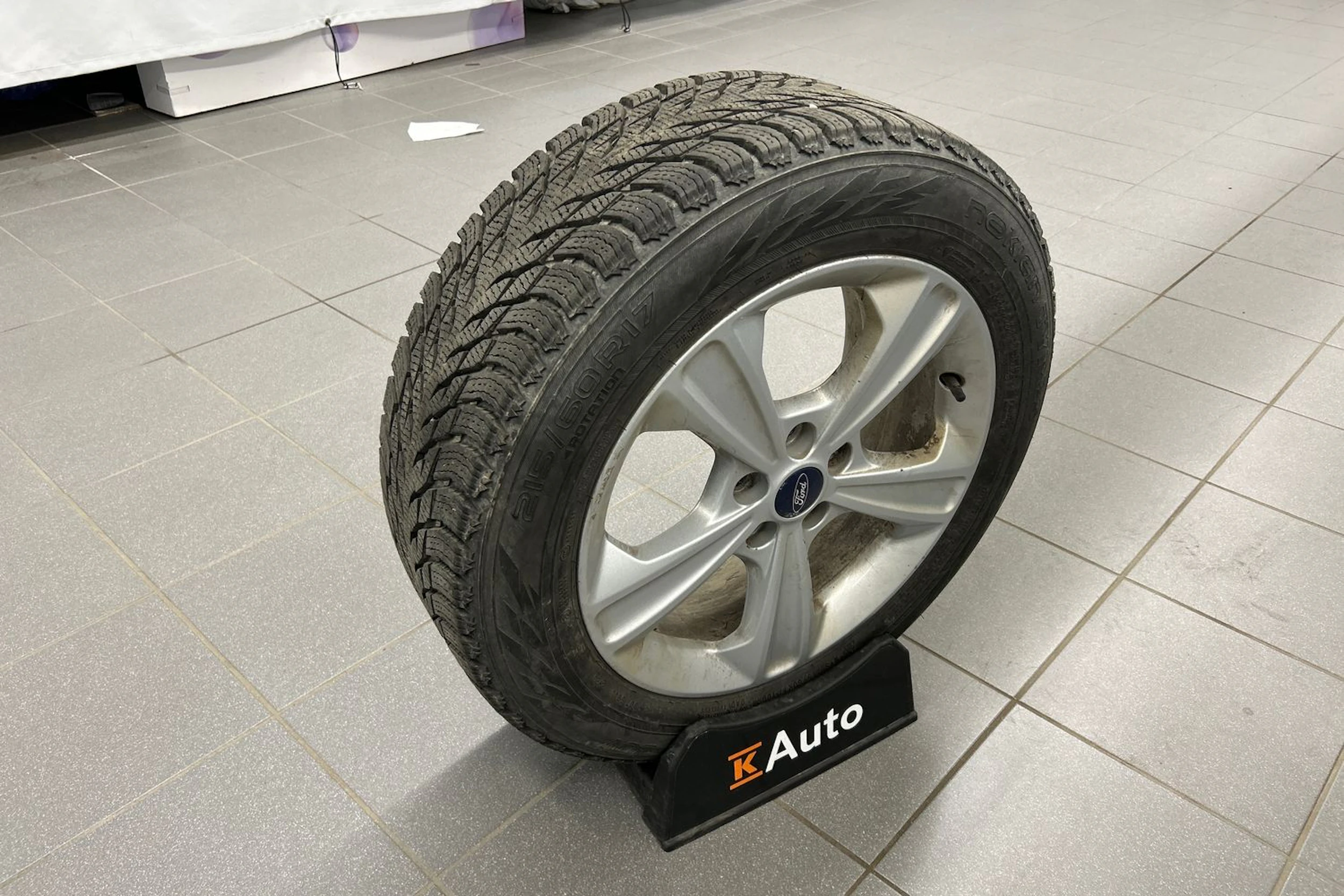 valkoinen Ford Kuga 2016 kuva 15.