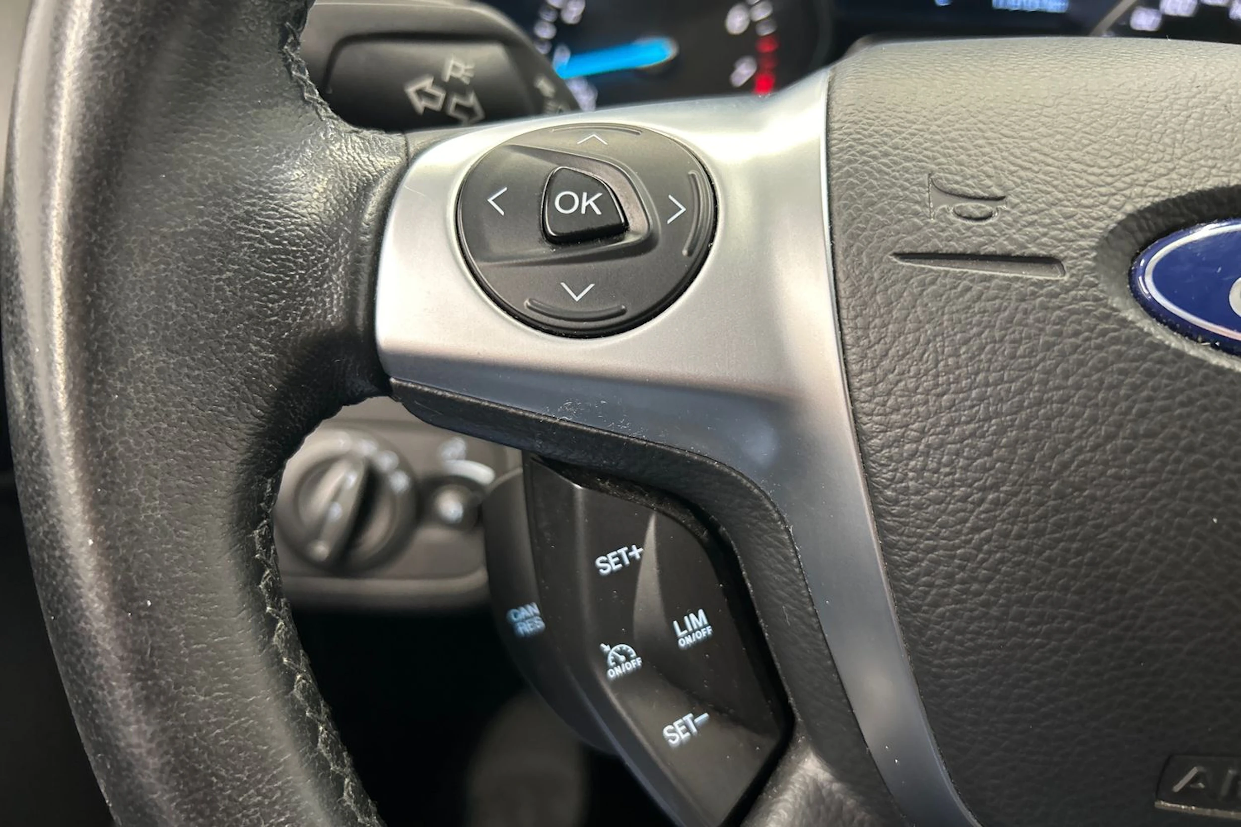 valkoinen Ford Kuga 2016 kuva 17.