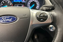 valkoinen Ford Kuga 2016 kuva 18.