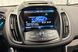 valkoinen Ford Kuga 2016 kuva 19.