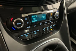 valkoinen Ford Kuga 2016 kuva 21.