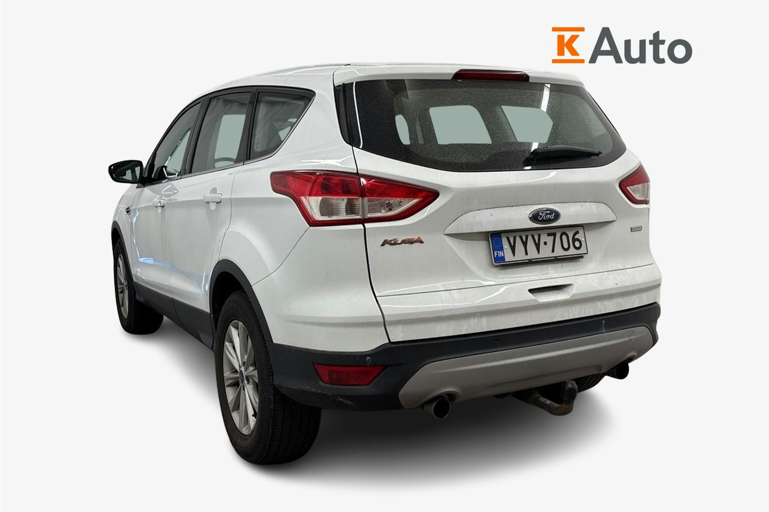 valkoinen Ford Kuga 2016 kuva 2.
