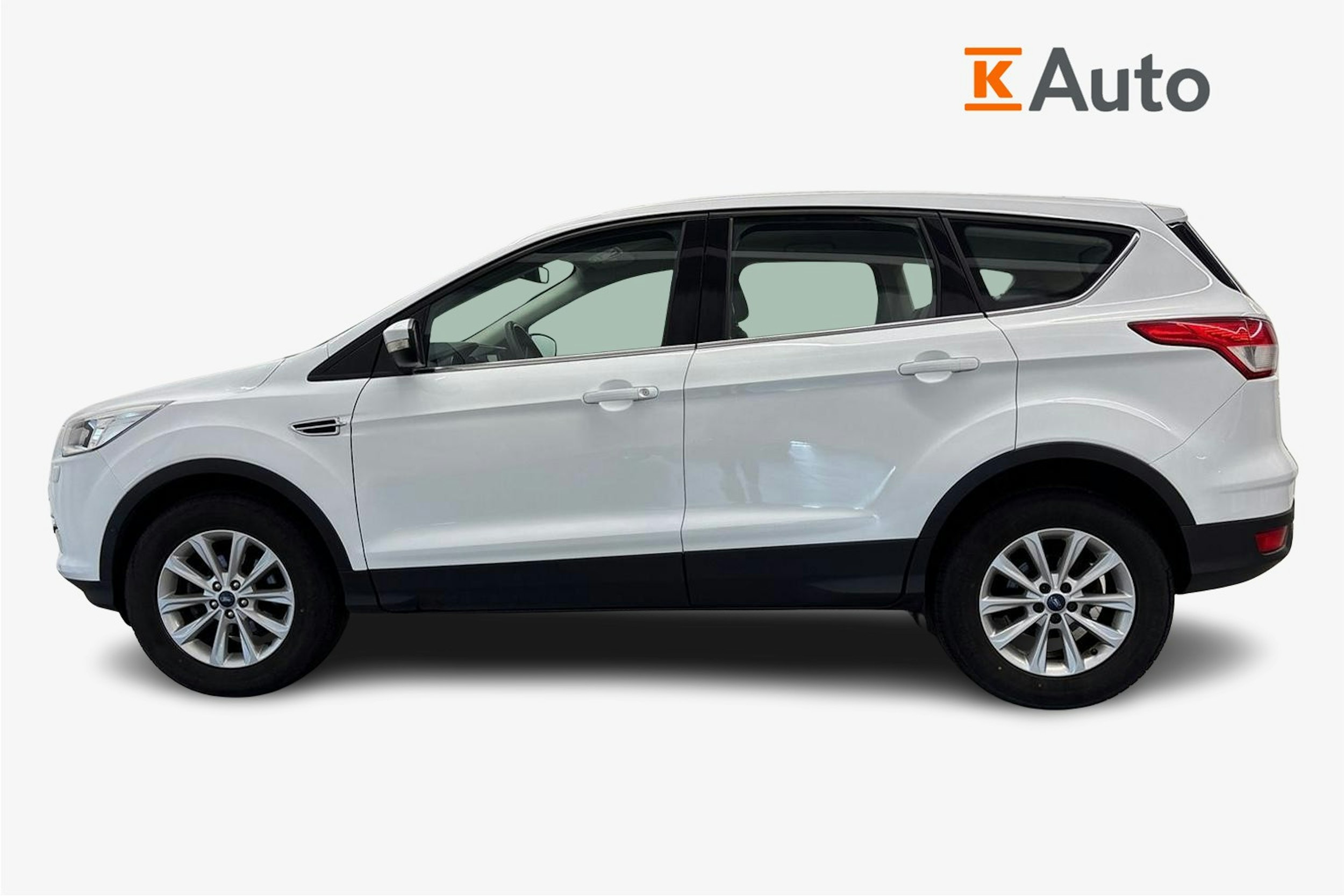 valkoinen Ford Kuga 2016 kuva 6.