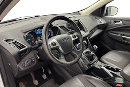 valkoinen Ford Kuga 2016 kuva 7.
