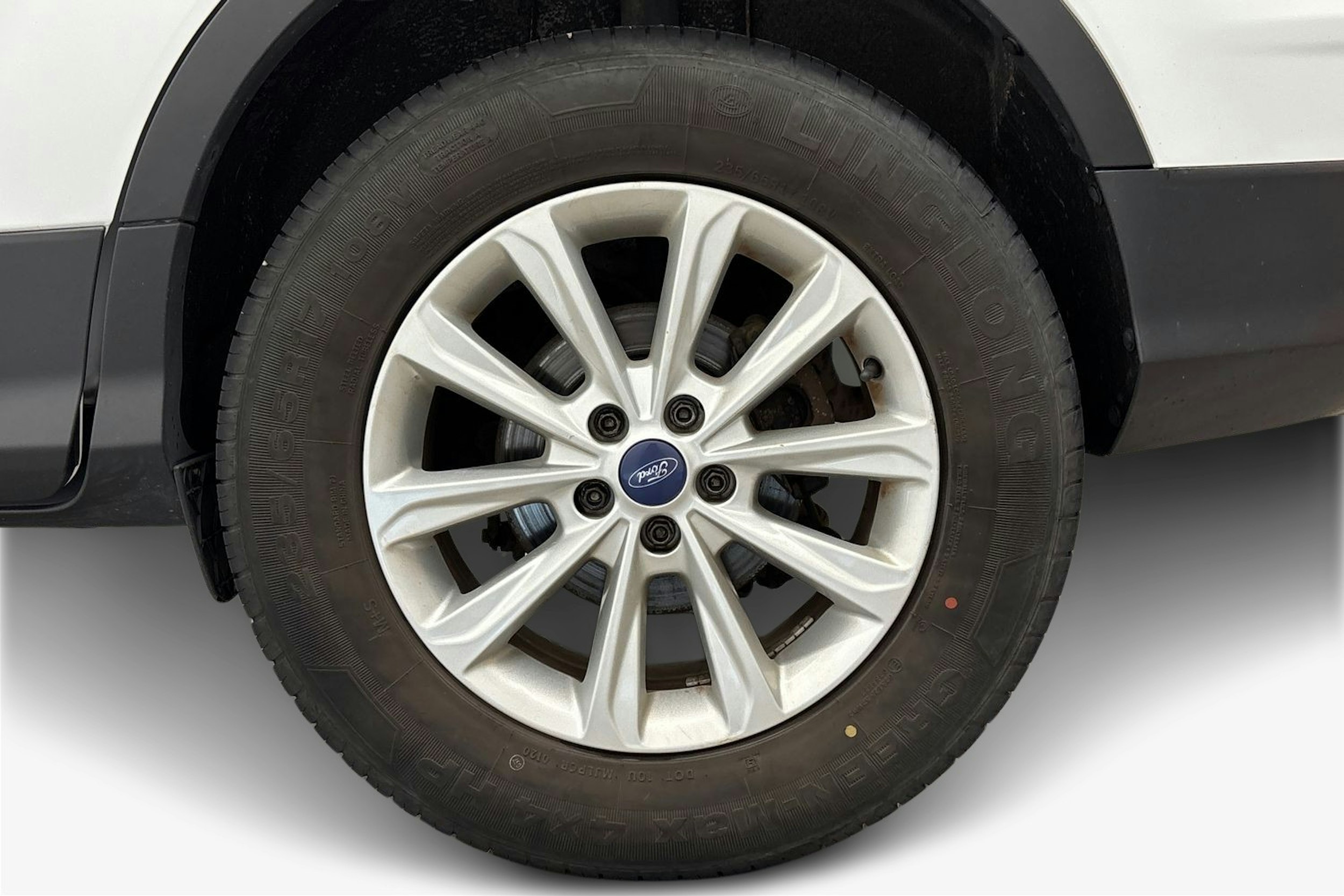 valkoinen Ford Kuga 2016 kuva 11.