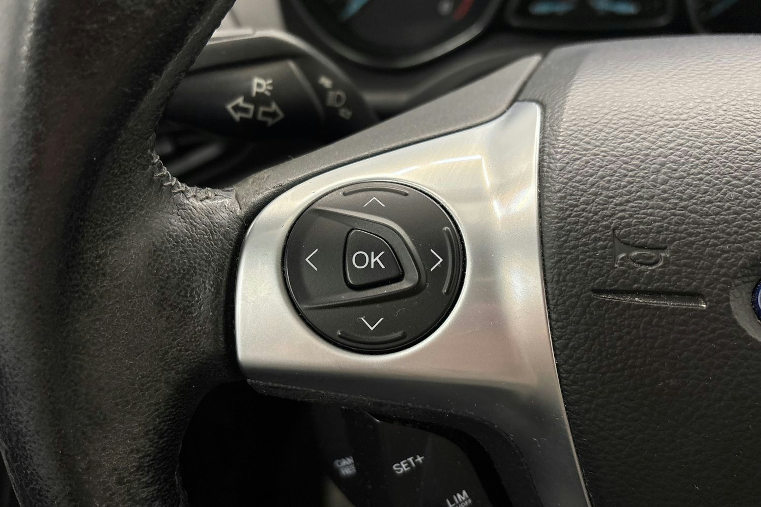 valkoinen Ford Kuga 2016 kuva 16.