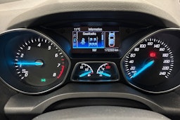 valkoinen Ford Kuga 2016 kuva 19.