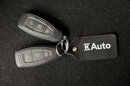 valkoinen Ford Kuga 2016 kuva 21.